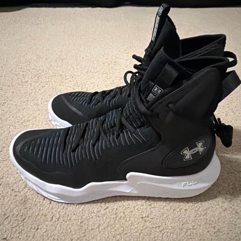 Under Armour Flow Highlight Ace Women’s 12.5 High Top Volleyball Shoes NEW